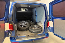 sininen Volkswagen Transporter 2021 kuva 24.