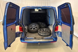 sininen Volkswagen Transporter 2021 kuva 25.