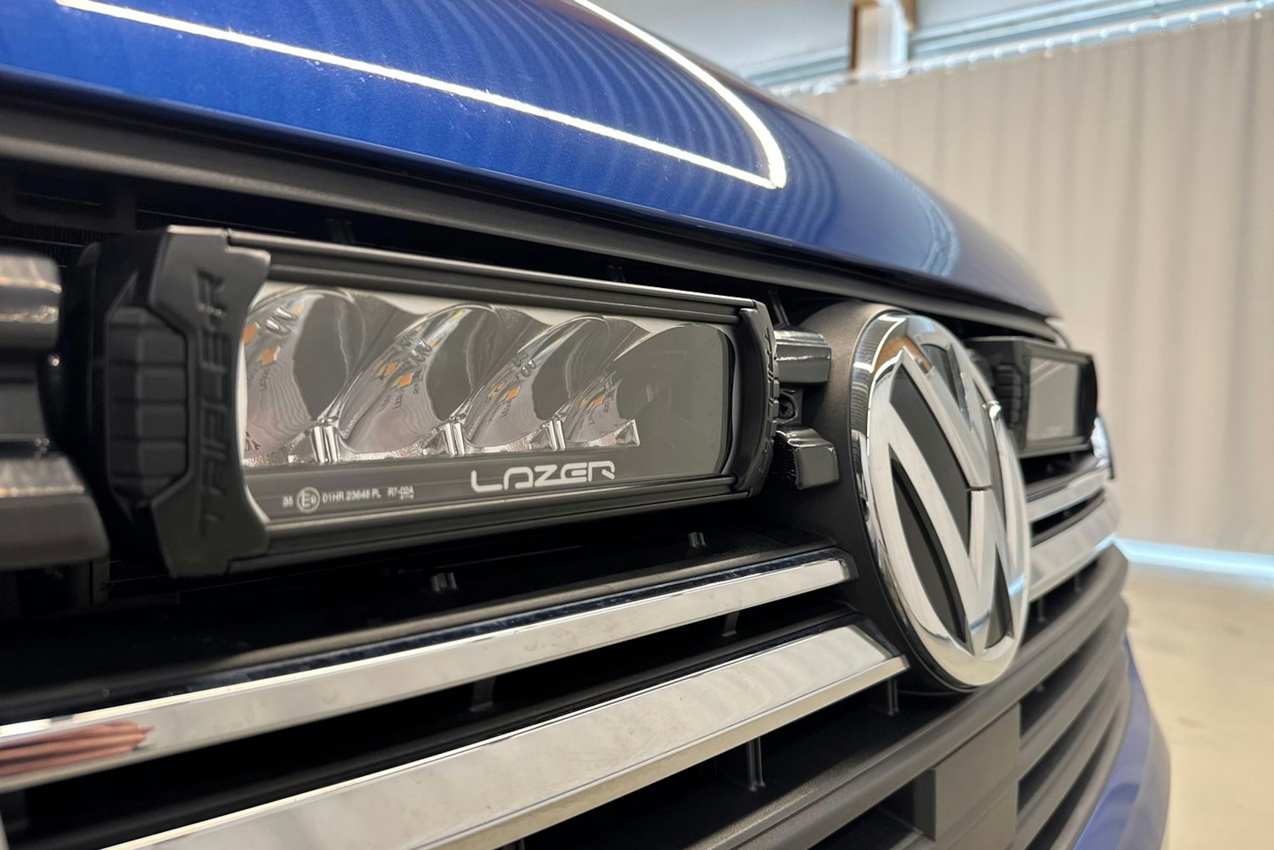 sininen Volkswagen Transporter 2021 kuva 27.
