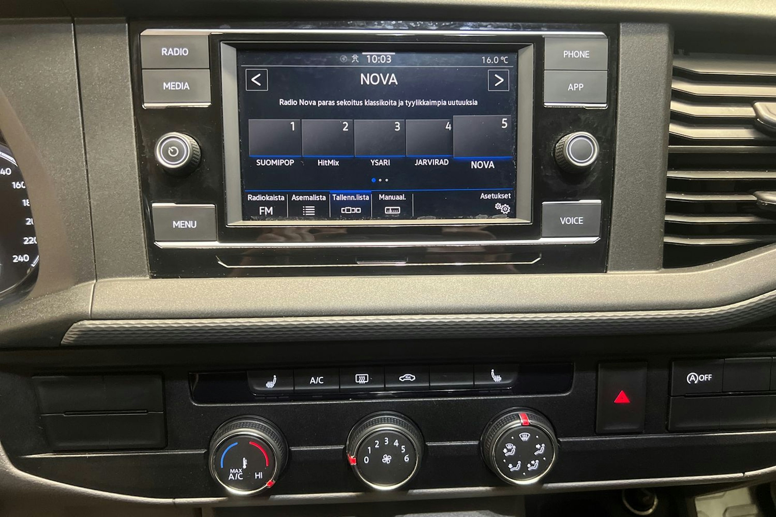 harmaa Volkswagen Transporter 2021 kuva 16.