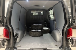 harmaa Volkswagen Transporter 2021 kuva 20.