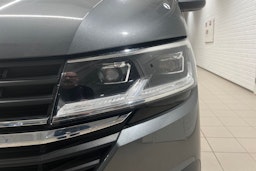 harmaa Volkswagen Transporter 2021 kuva 23.