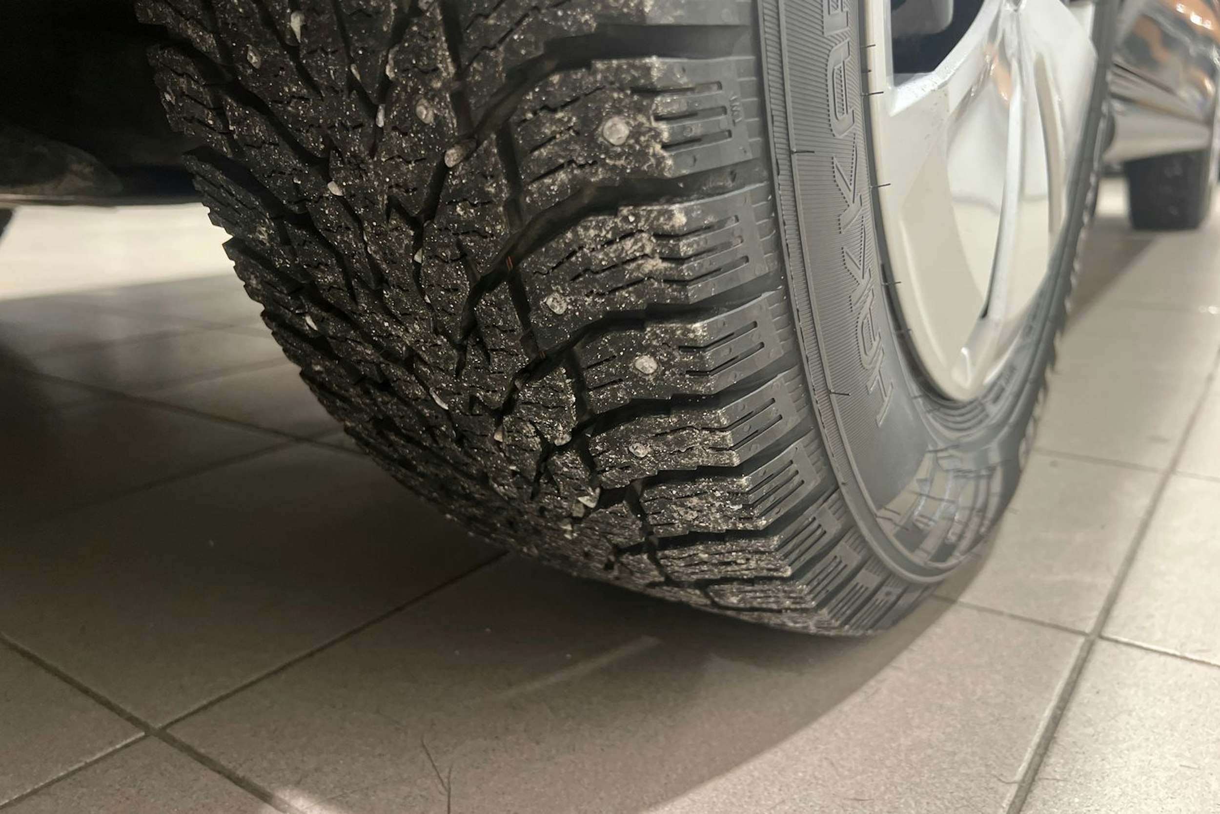 harmaa Volkswagen Transporter 2021 kuva 24.