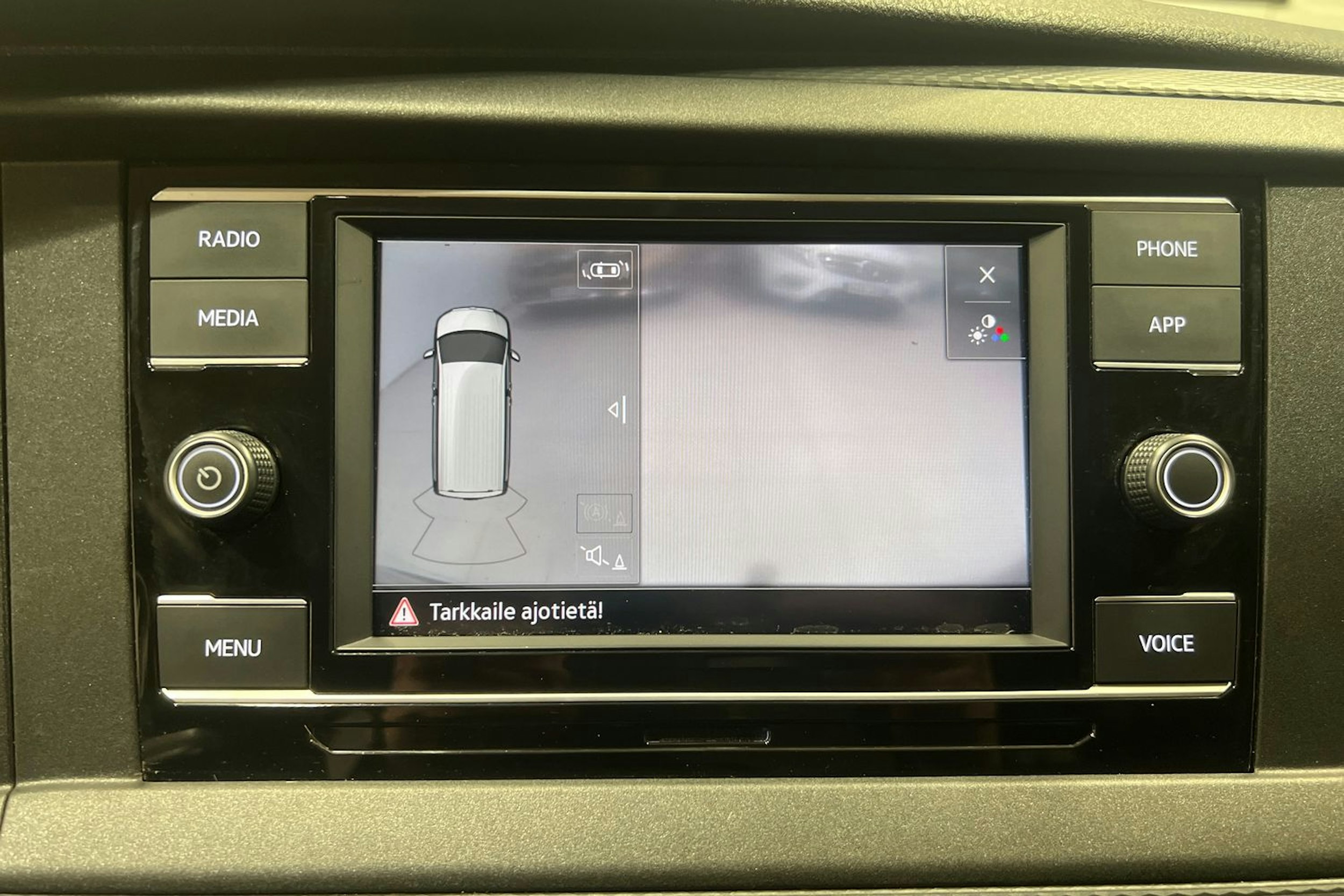 harmaa Volkswagen Transporter 2021 kuva 26.