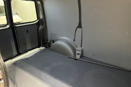 harmaa Volkswagen Transporter 2021 kuva 30.