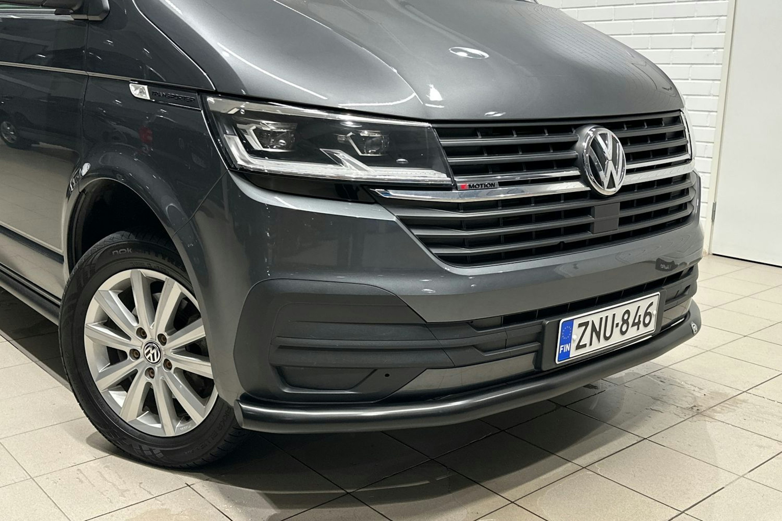 harmaa Volkswagen Transporter 2021 kuva 35.