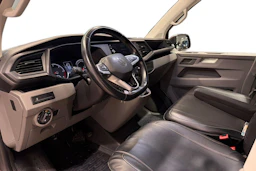 punainen Volkswagen Transporter 2021 kuva 8.