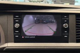 punainen Volkswagen Transporter 2021 kuva 20.