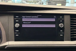 punainen Volkswagen Transporter 2021 kuva 23.