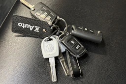 punainen Volkswagen Transporter 2021 kuva 25.