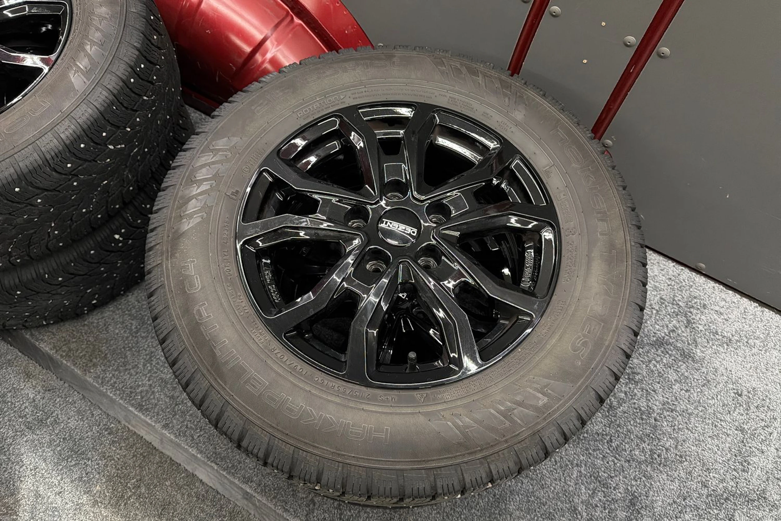 punainen Volkswagen Transporter 2021 kuva 29.