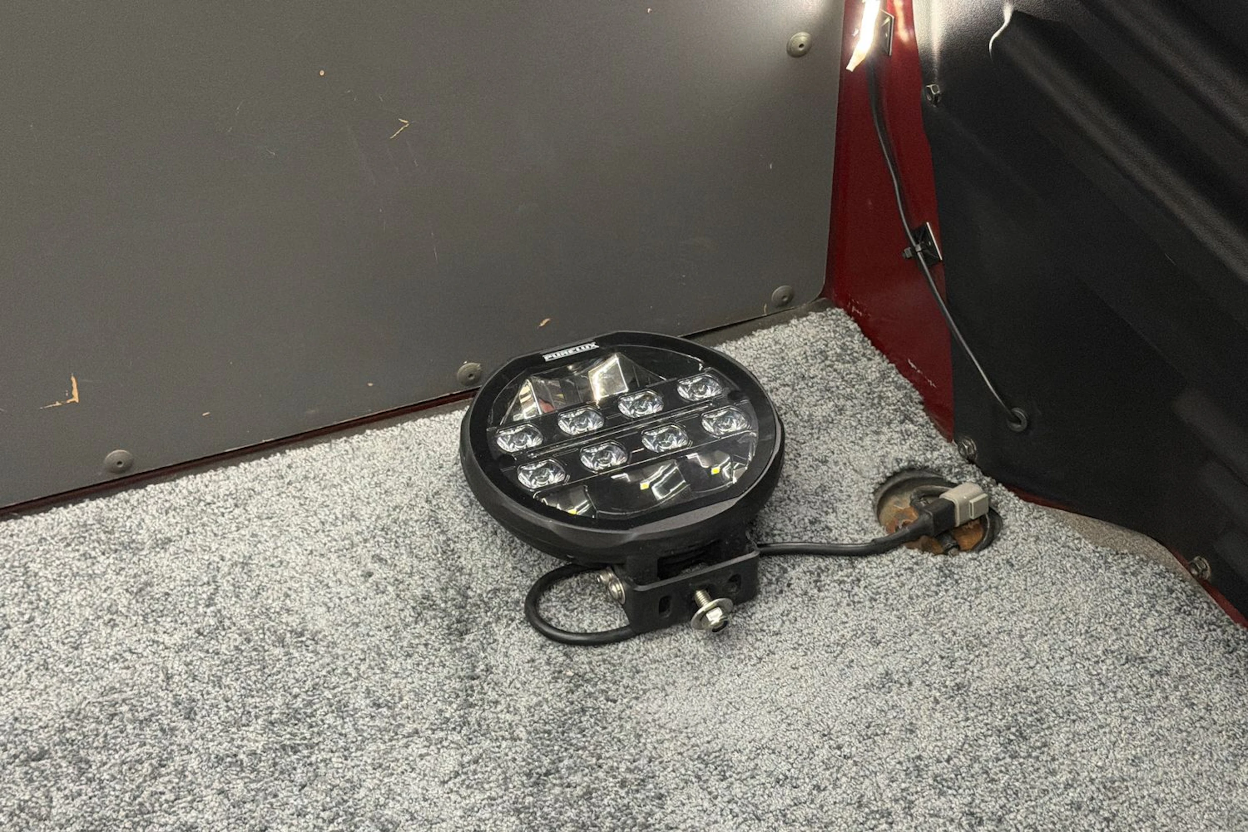 punainen Volkswagen Transporter 2021 kuva 31.