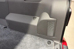 punainen Volkswagen Transporter 2021 kuva 35.