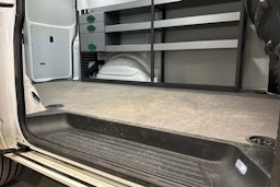 valkoinen Volkswagen Transporter 2022 kuva 22.