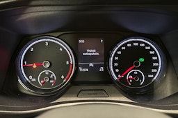 valkoinen Volkswagen Transporter 2022 kuva 14.