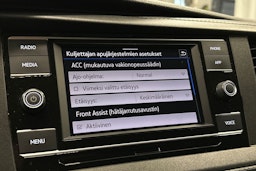 valkoinen Volkswagen Transporter 2022 kuva 18.