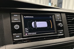 valkoinen Volkswagen Transporter 2022 kuva 20.