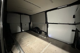 musta Volkswagen Transporter 2022 kuva 12.