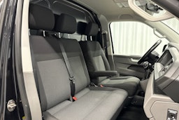musta Volkswagen Transporter 2022 kuva 13.