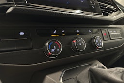 musta Volkswagen Transporter 2022 kuva 24.