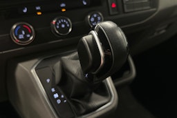 musta Volkswagen Transporter 2022 kuva 25.