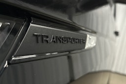 musta Volkswagen Transporter 2022 kuva 27.