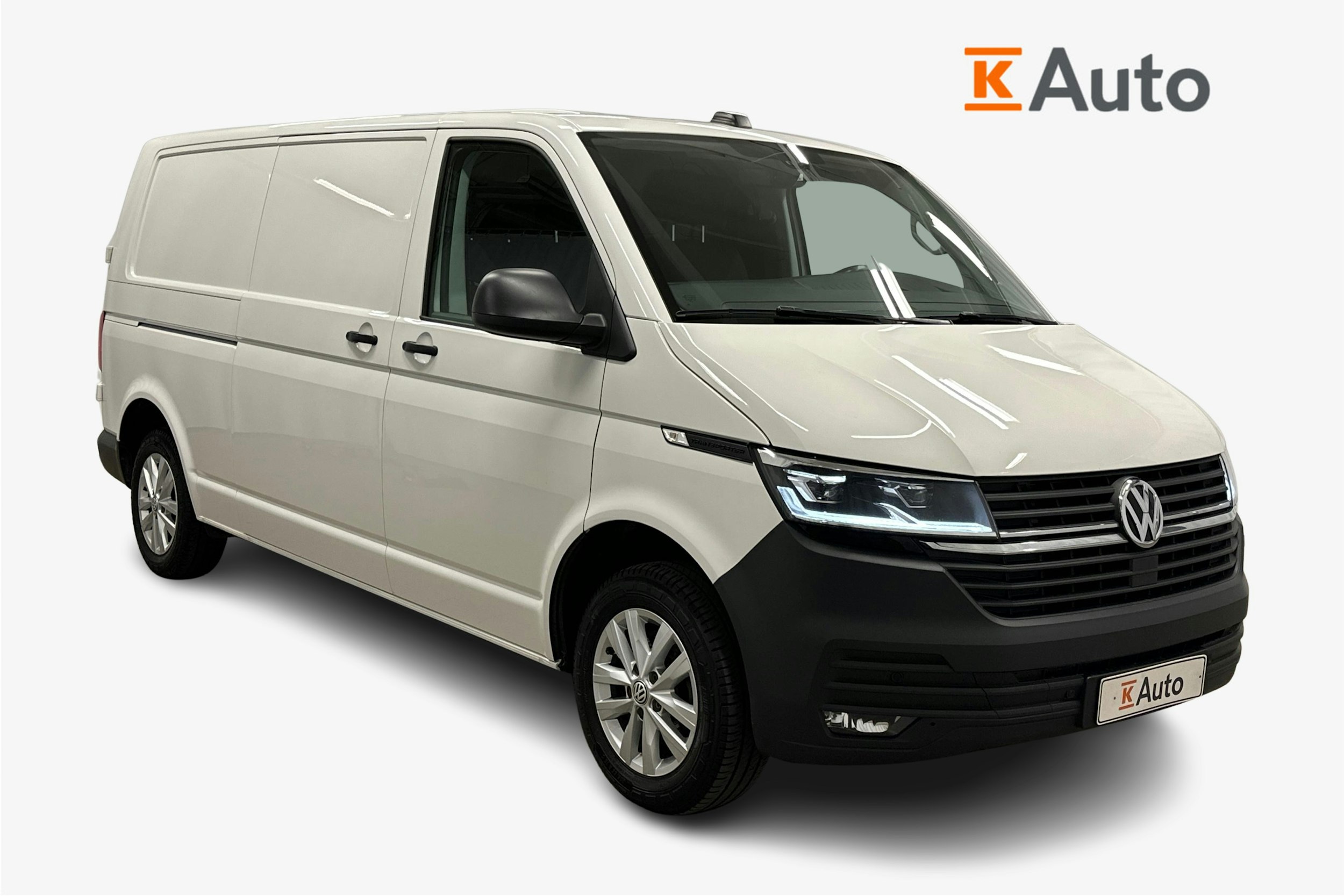 valkoinen Volkswagen Transporter 2022 kuva 1.