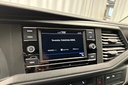 valkoinen Volkswagen Transporter 2022 kuva 14.