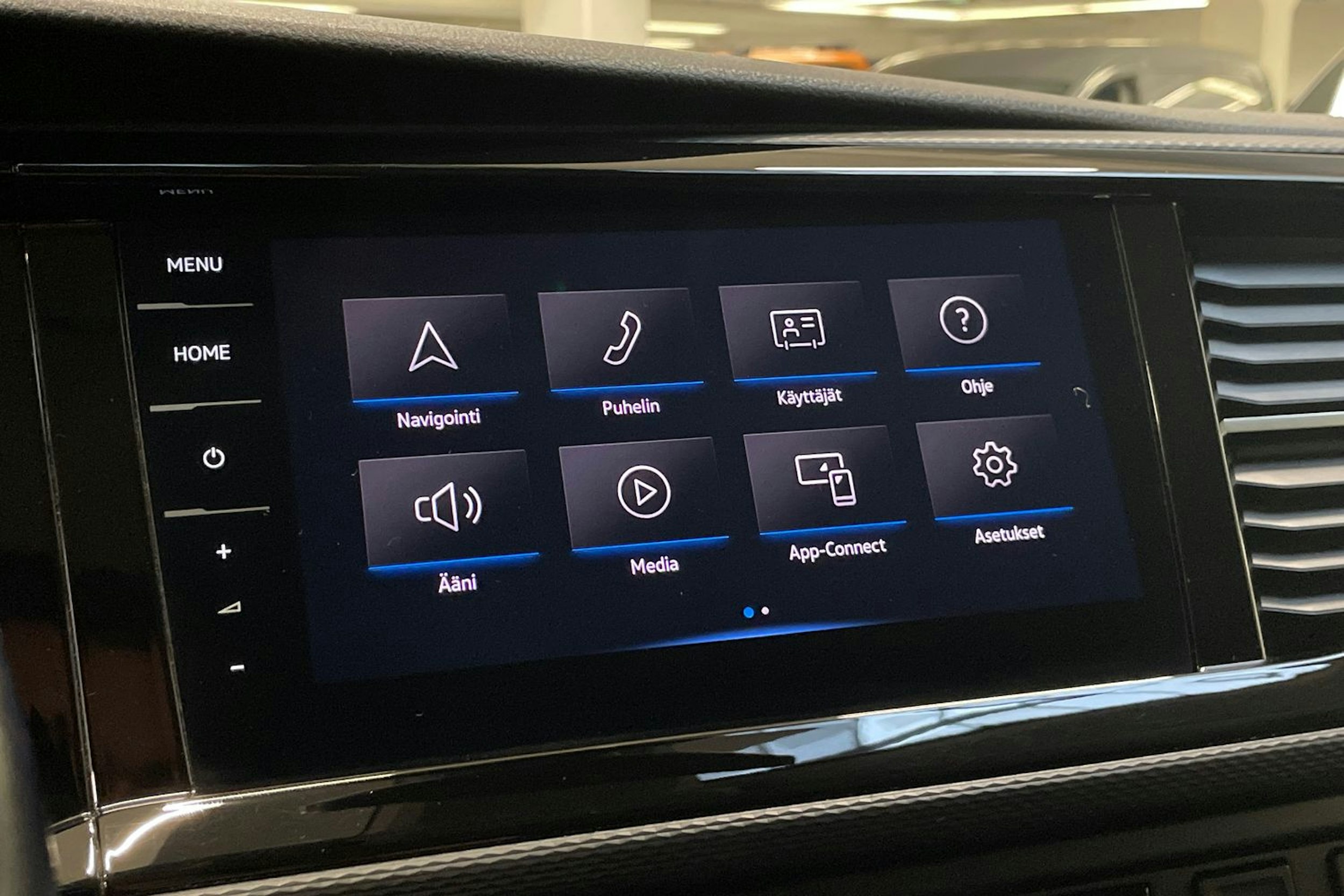 met. punainen Volkswagen Transporter 2022 kuva 21.