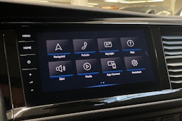 met. punainen Volkswagen Transporter 2022 kuva 21.