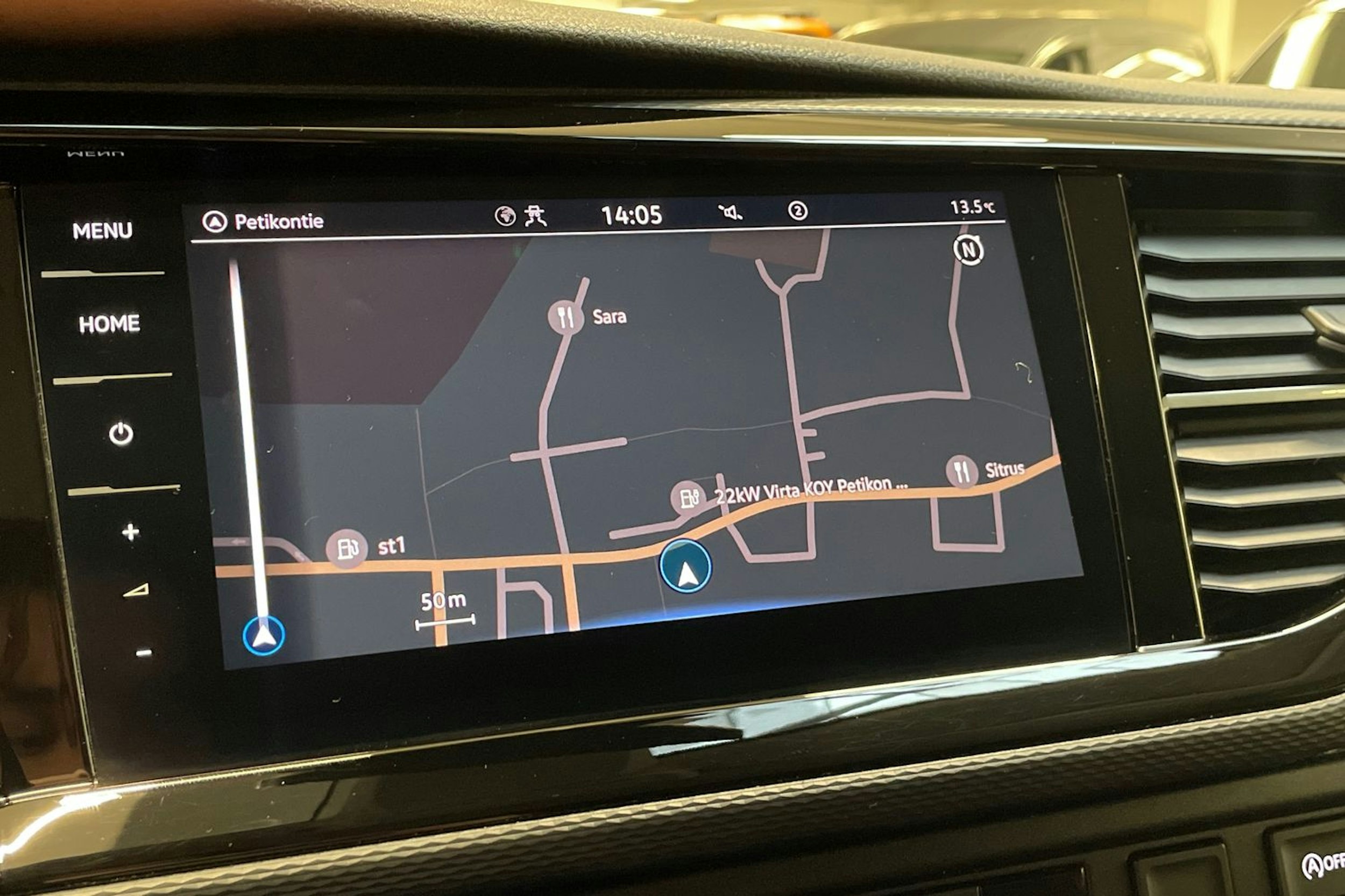 met. punainen Volkswagen Transporter 2022 kuva 22.