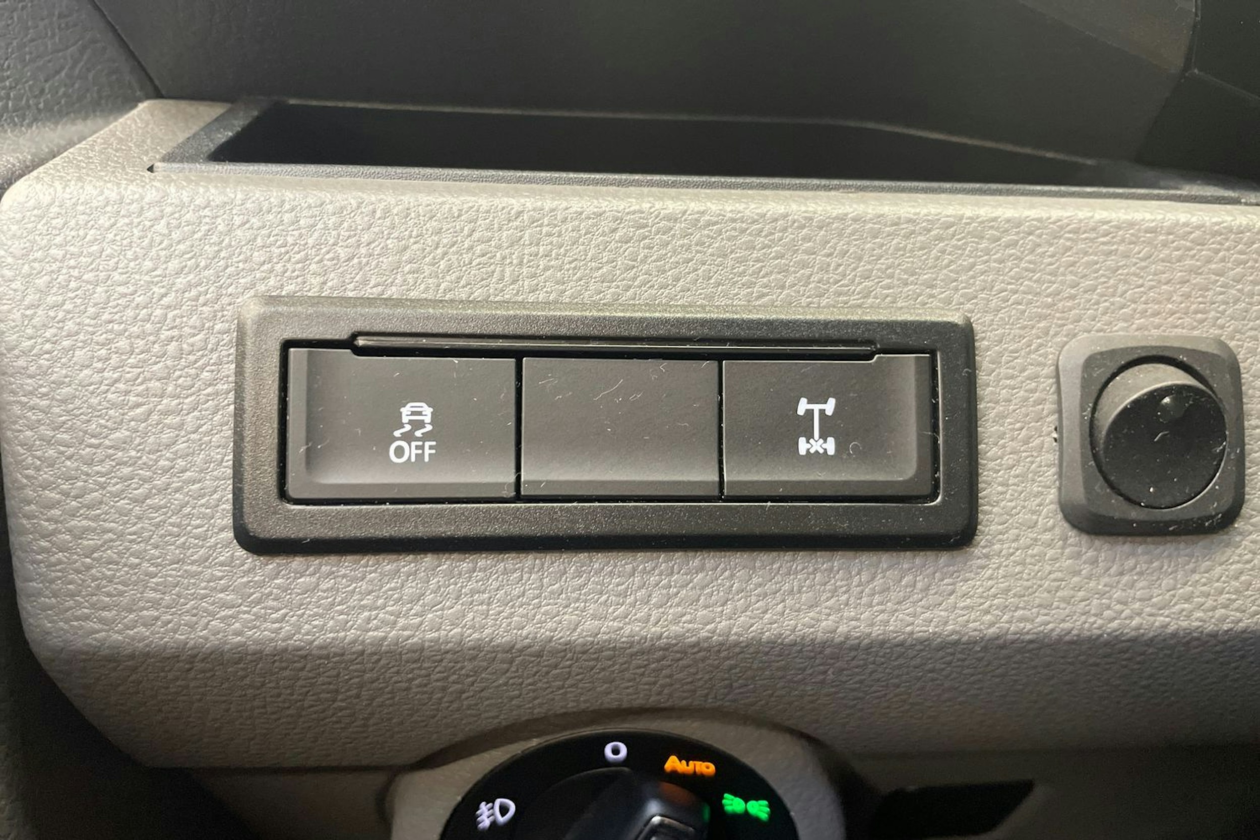 met. punainen Volkswagen Transporter 2022 kuva 28.