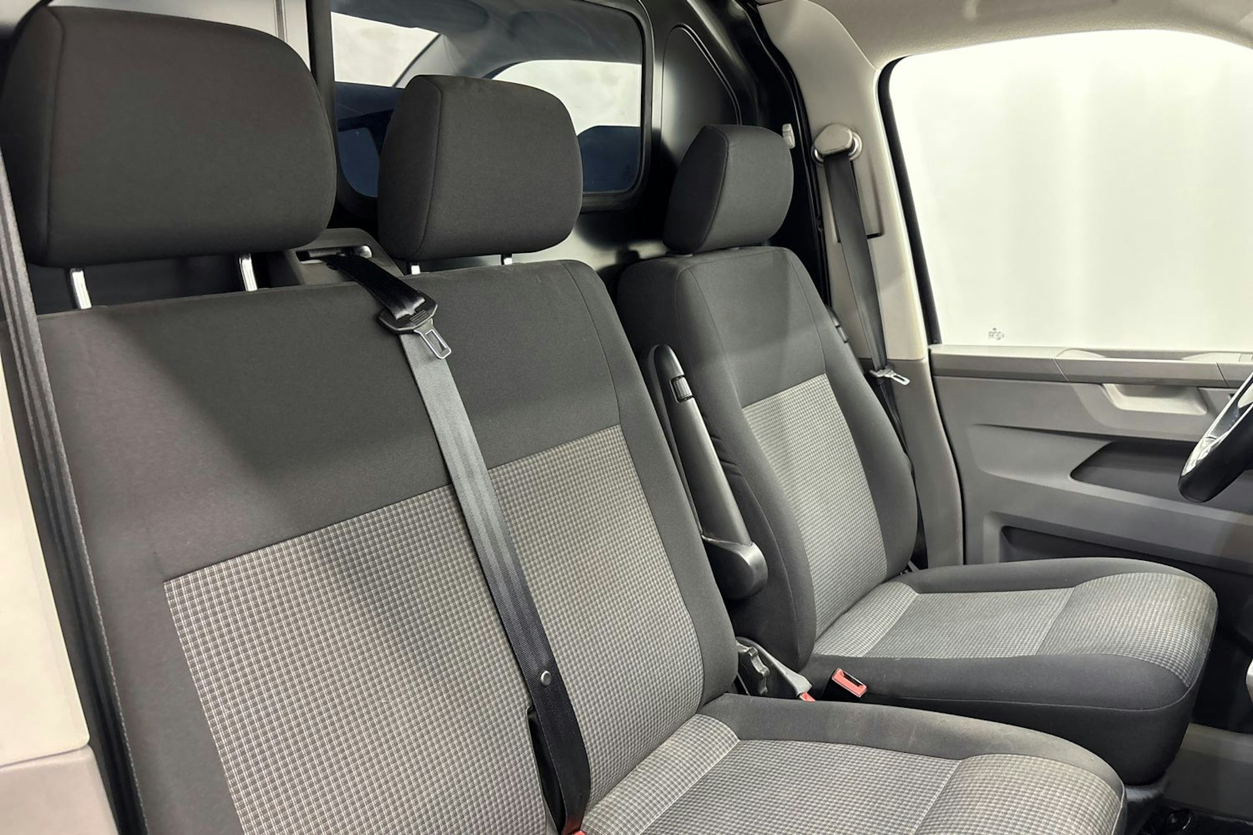 met. musta Volkswagen Transporter 2022 kuva 15.