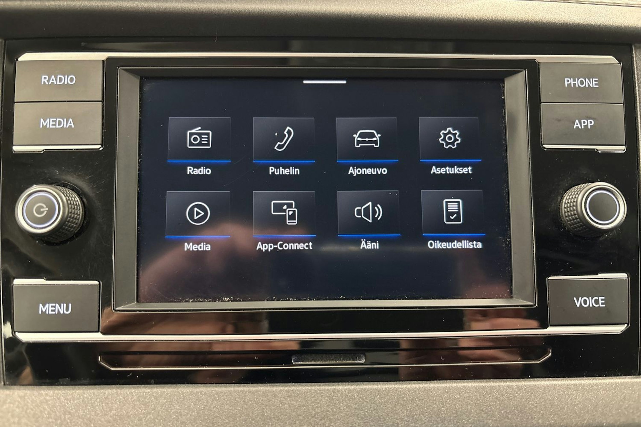 met. musta Volkswagen Transporter 2022 kuva 21.