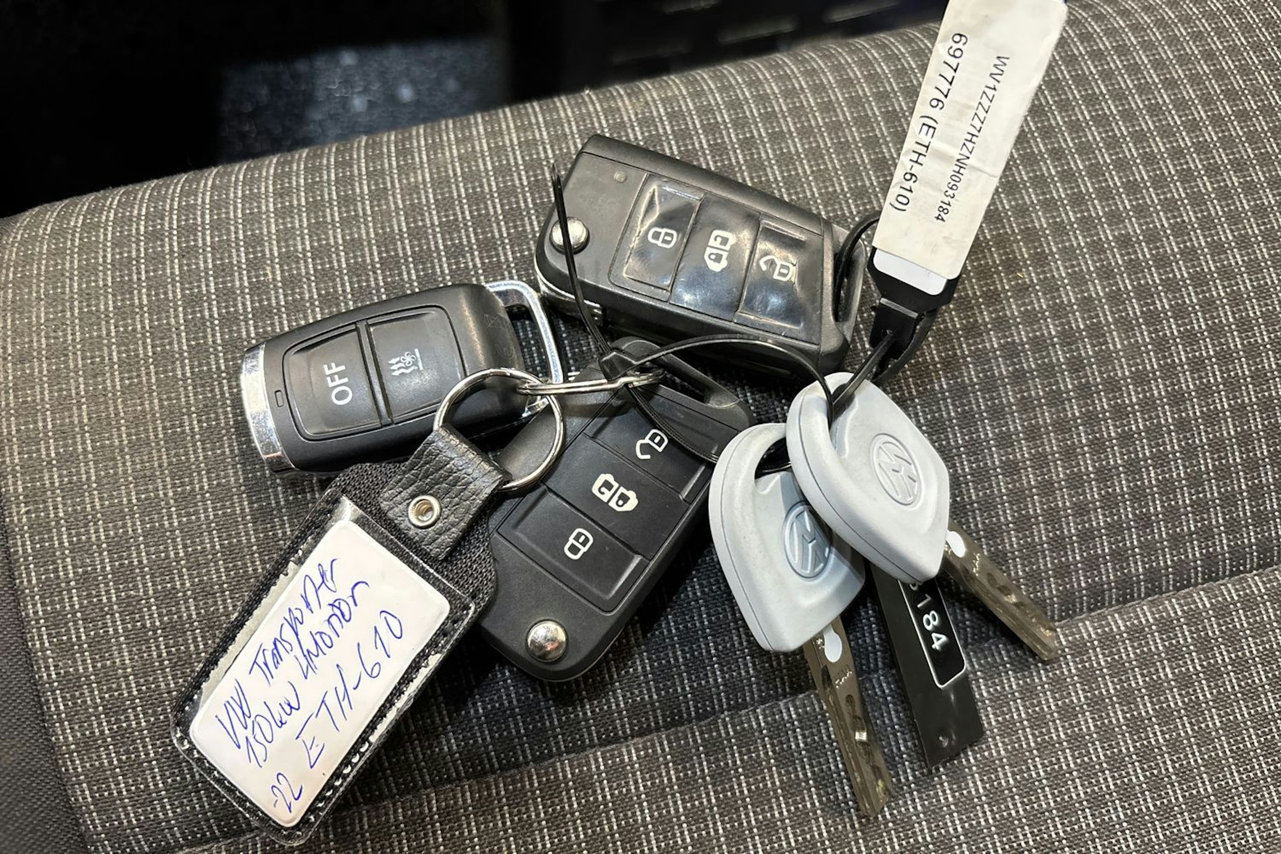 met. musta Volkswagen Transporter 2022 kuva 23.