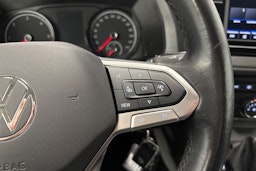 harmaa Volkswagen Transporter 2022 kuva 16.