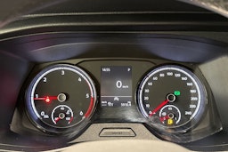 harmaa Volkswagen Transporter 2022 kuva 17.