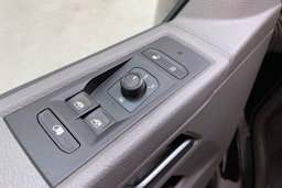musta Volkswagen Transporter 2022 kuva 23.