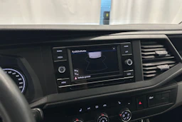 valkoinen Volkswagen Transporter 2022 kuva 16.