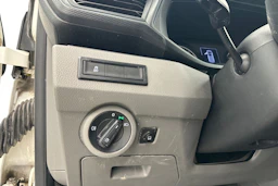 valkoinen Volkswagen Transporter 2022 kuva 19.