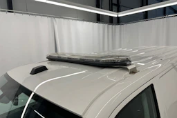 valkoinen Volkswagen Transporter 2022 kuva 23.