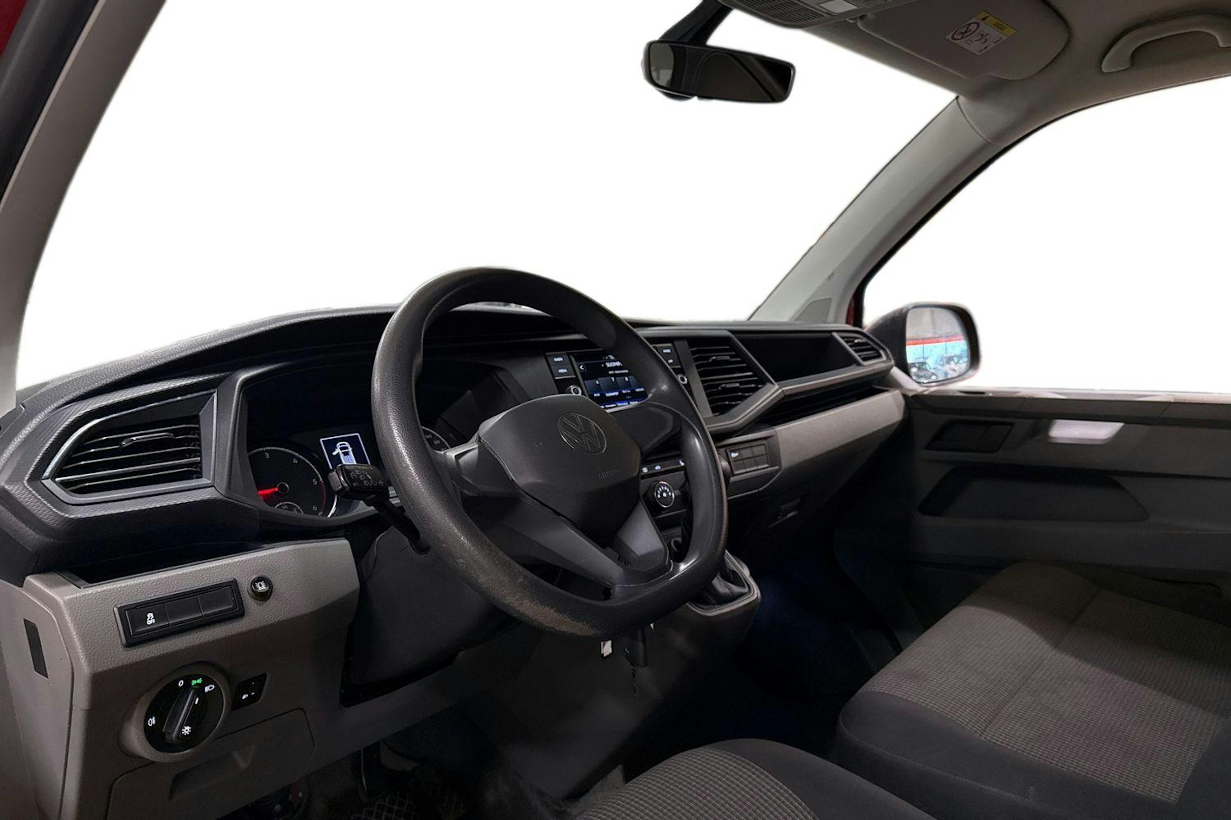 punainen Volkswagen Transporter 2022 kuva 3.