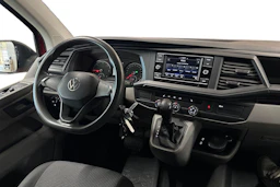 punainen Volkswagen Transporter 2022 kuva 9.