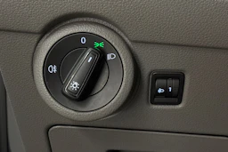 punainen Volkswagen Transporter 2022 kuva 15.