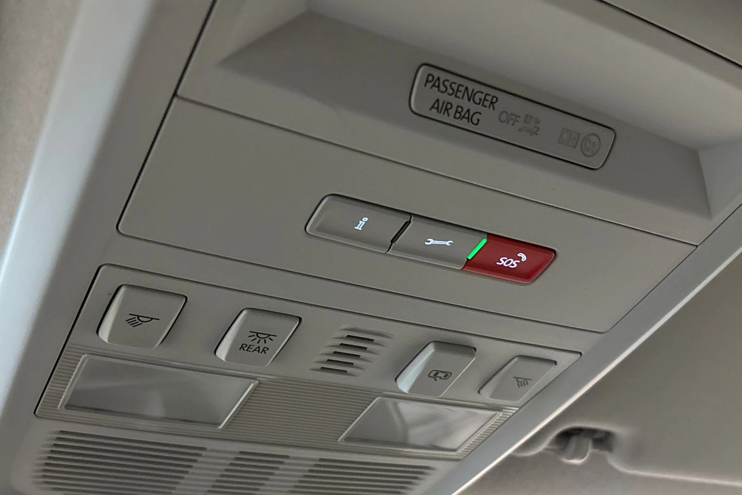 punainen Volkswagen Transporter 2022 kuva 24.