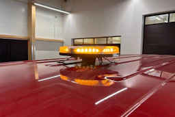 punainen Volkswagen Transporter 2022 kuva 31.