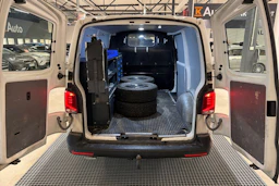 valkoinen Volkswagen Transporter 2022 kuva 4.