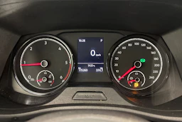 valkoinen Volkswagen Transporter 2022 kuva 13.