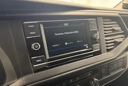 valkoinen Volkswagen Transporter 2022 kuva 18.