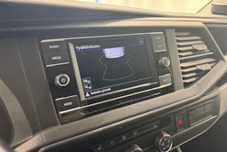 valkoinen Volkswagen Transporter 2022 kuva 19.
